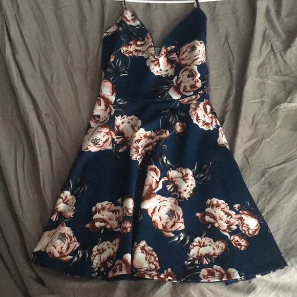 Charlotte Russe Dresses & Skirts - Blue floral dress